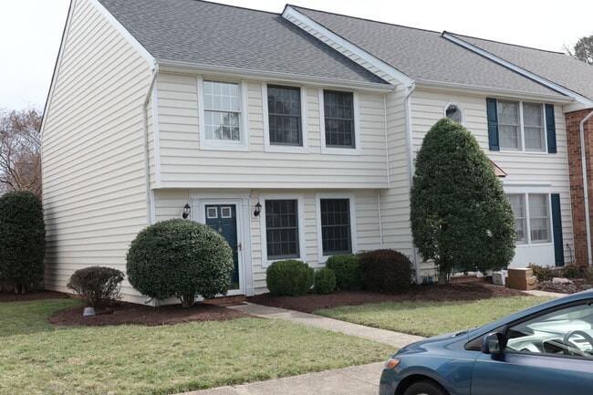 9908 Whitney Cir in Richmond, VA - Building Photo - Building Photo
