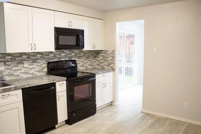 1109 W 14th Ave in Kennewick, WA - Building Photo - Building Photo