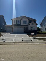 7581 Fallsworth Dr in Avon, IN - Building Photo