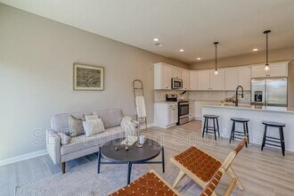 27414 E Oak Vw Dr in Lone Jack, MO - Building Photo - Building Photo