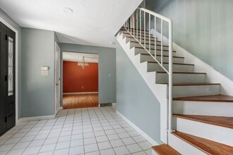 6 Tiot St in Sharon, MA - Building Photo - Building Photo