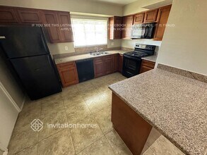 3737 W Lawrence Rd in Phoenix, AZ - Foto de edificio - Building Photo