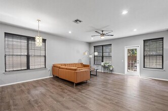 9132 Ipswich Bay Dr in Austin, TX - Foto de edificio - Building Photo