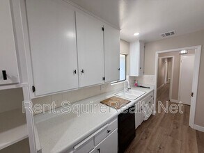 1124 N Old Mill Rd in Azusa, CA - Building Photo - Building Photo