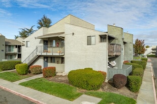 The Henley in Suisun City, CA - Building Photo