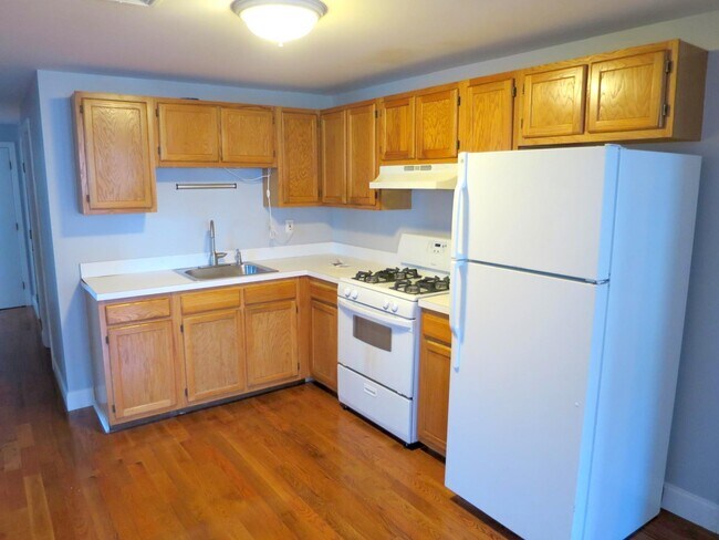 360 Somerville Ave in Somerville, MA - Foto de edificio - Building Photo