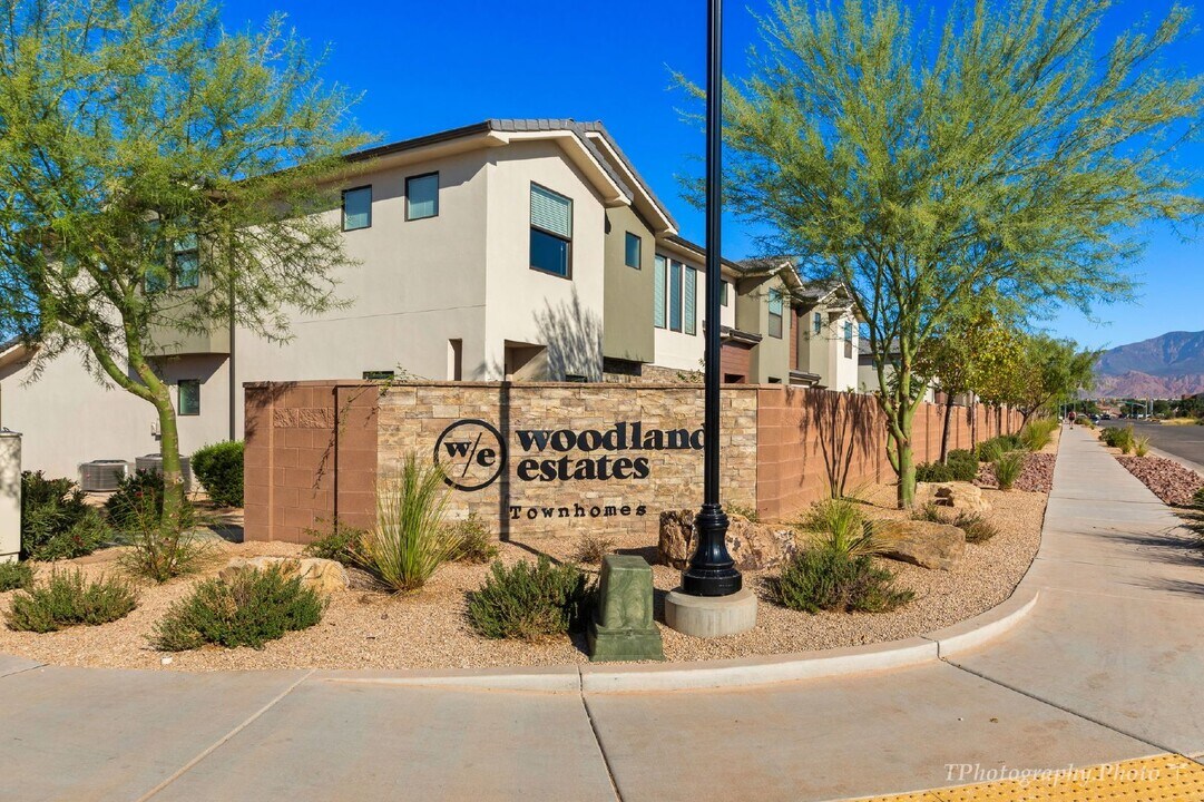 2701 Rain Tree St in Saint George, UT - Building Photo