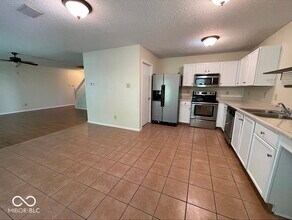 6909 Earlswood Dr in Indianapolis, IN - Building Photo - Building Photo