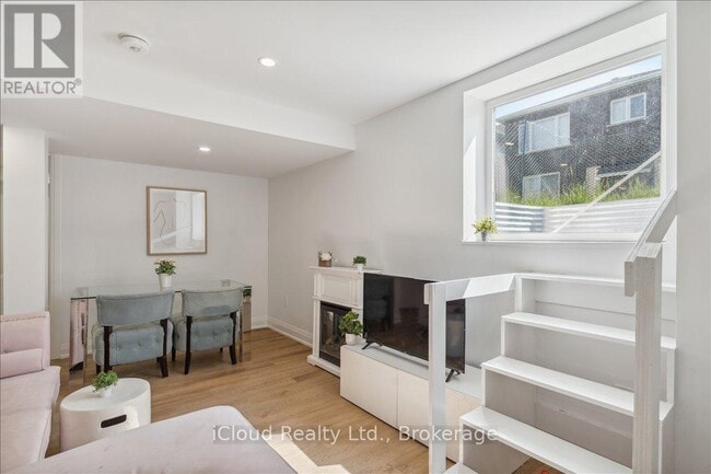 925 Hickory Cres in Milton, ON - Building Photo - Building Photo