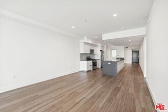 11847 Kiowa Ave in Los Angeles, CA - Building Photo - Building Photo