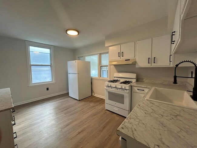 property at 1725 Mills Ave