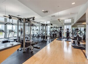 1111 SW 1st Ave, Unit 1450s in Miami, FL - Foto de edificio - Building Photo