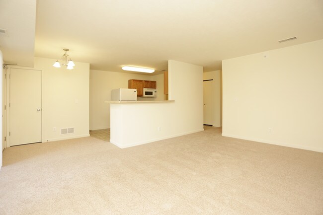 Arbor Lake Apartments in Wyoming, MI - Building Photo - Interior Photo