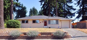 940 167th Ave NE in Bellevue, WA - Building Photo