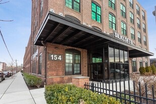 154 Ave E in Bayonne, NJ - Building Photo