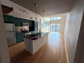 4040 N Hall St in Dallas, TX - Building Photo - Building Photo