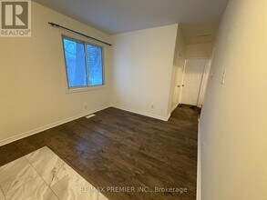 55 Henry St in Barrie, ON - Building Photo - Building Photo