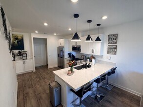 2052 Vela Ln in San Diego, CA - Building Photo - Building Photo