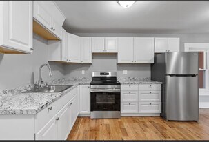 90 Leighton St, Unit Apartment 1 in Fitchburg, MA - Building Photo