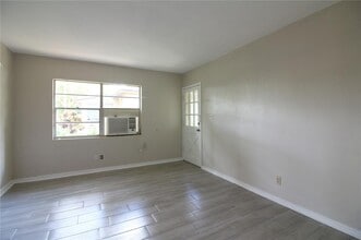 1116 S Tennessee Ave in Lakeland, FL - Foto de edificio - Building Photo
