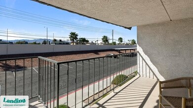2301 S Valley View Blvd, Unit C23 in Las Vegas, NV - Building Photo - Building Photo