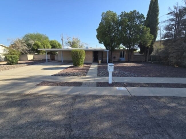 property at 7932 E Rosewood St