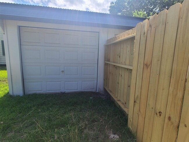 property at 401 N Tinsley St