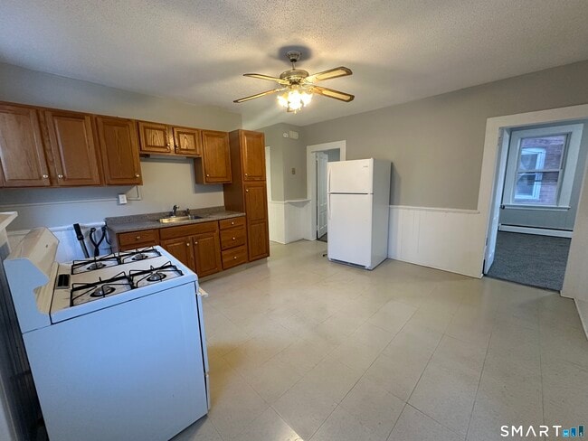 512 Broad St in Hartford, CT - Building Photo - Building Photo