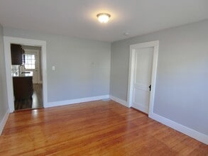 19 Cross St in Grafton, MA - Building Photo - Building Photo