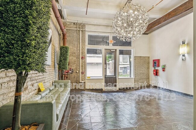 825 Lafayette St in New Orleans, LA - Building Photo - Building Photo