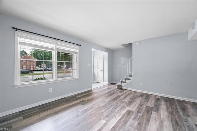 394 Deputy Ln in Newport News, VA - Foto de edificio - Building Photo