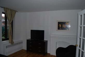165 E 89th St in New York, NY - Building Photo - Building Photo
