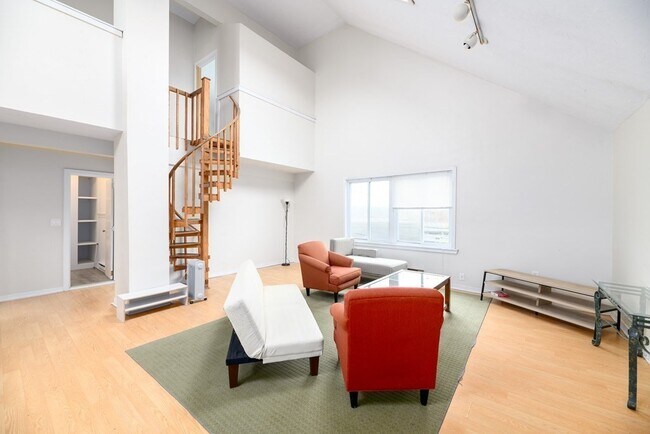 25 Acton St-Unit -2 in Watertown, MA - Building Photo - Building Photo