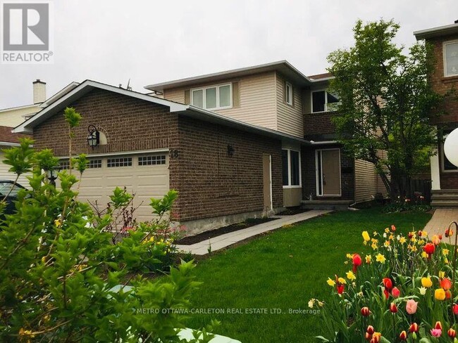 property at 18 Chickasaw Crescent
