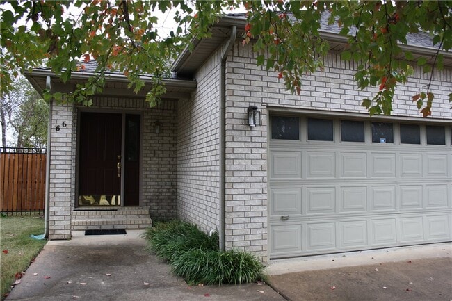 property at 66 E Cydnee St