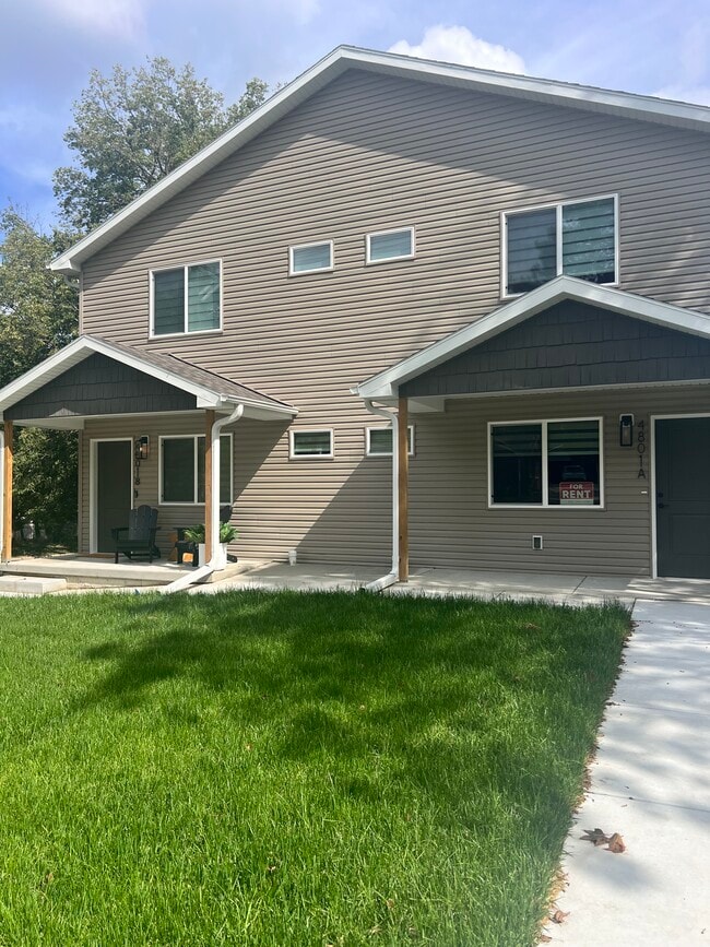 3134 S 48th St in Lincoln, NE - Foto de edificio - Building Photo