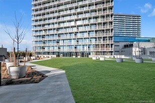 131-02B 40th Rd in Queens, NY - Building Photo