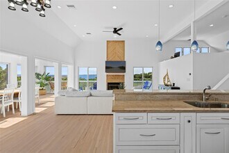 20 Stacy Dr in Westhampton Beach, NY - Building Photo - Building Photo
