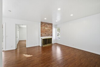 41 Orchard in Irvine, CA - Foto de edificio - Building Photo