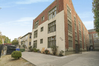 212-216 S Catalina St in Los Angeles, CA - Building Photo - Building Photo