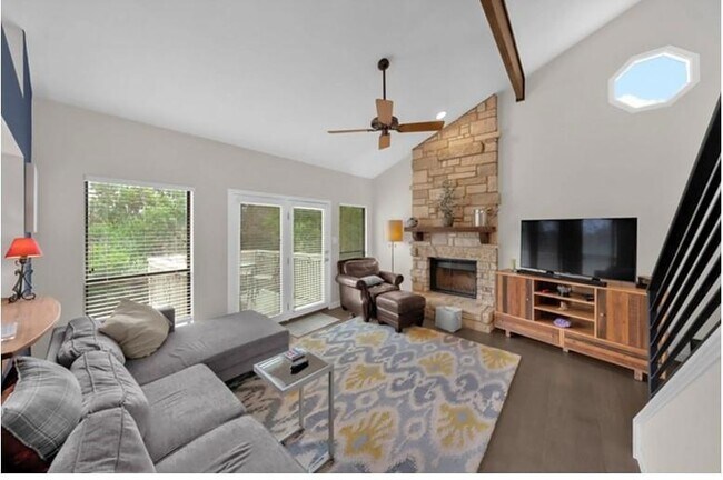 4404 Travis Country Cir, Unit E4 in Austin, TX - Building Photo - Building Photo