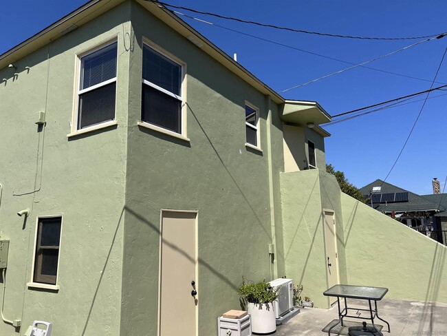 4757 Terrace Dr in San Diego, CA - Building Photo - Building Photo