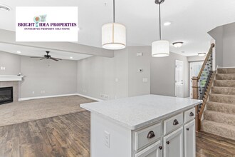 3339 Lakewood Trl in Woodbury, MN - Building Photo - Building Photo