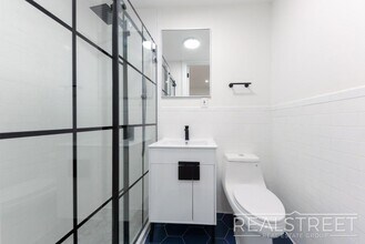 445 Classon Ave, Unit 3 in Brooklyn, NY - Building Photo - Building Photo