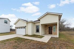 135 Koele Ct in Bastrop, TX - Building Photo