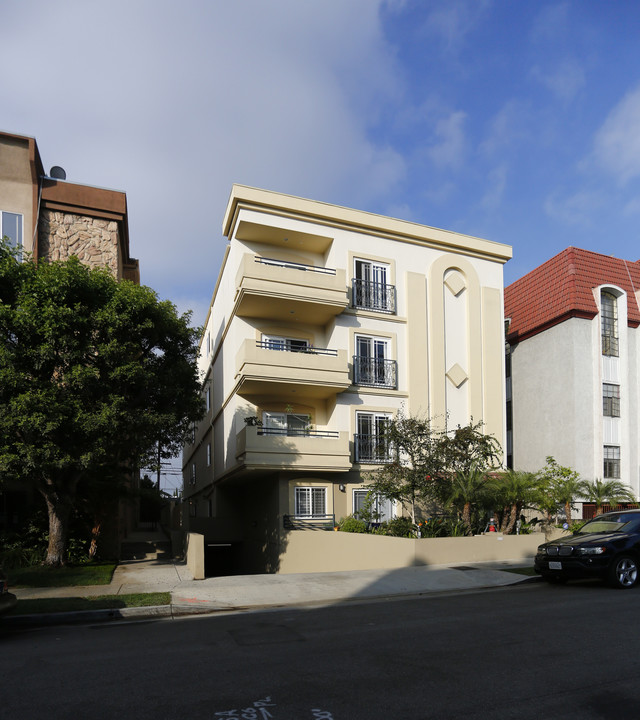 2045 S Bentley Ave in Los Angeles, CA - Building Photo