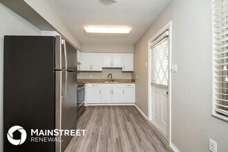 744 Pineland Ave in Venice, FL - Building Photo - Building Photo