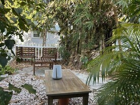 3005 Hawthorne St in Sarasota, FL - Building Photo