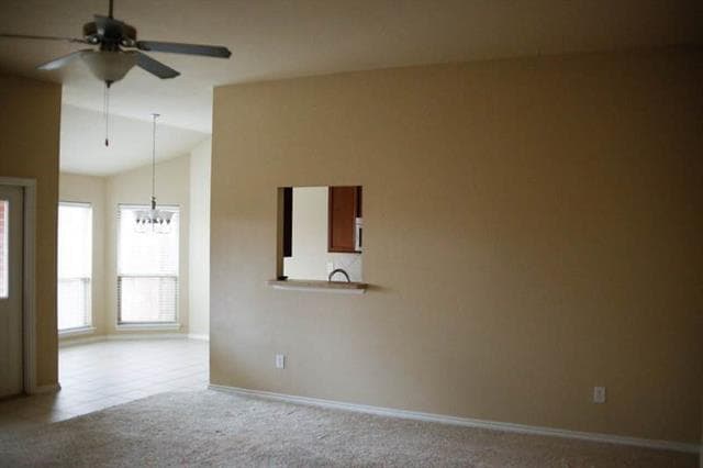 1733 Sully Ct in Stephenville, TX - Foto de edificio - Building Photo