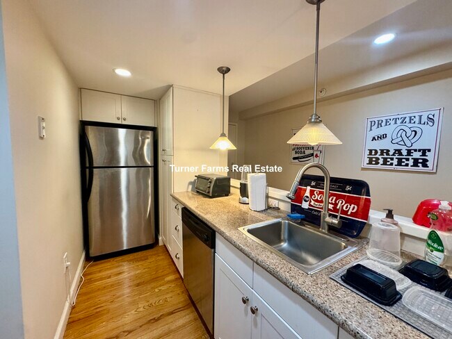 317 Saint Paul St, Unit 5